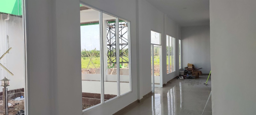 Kusen Aluminium Kaca Minimalis Putih